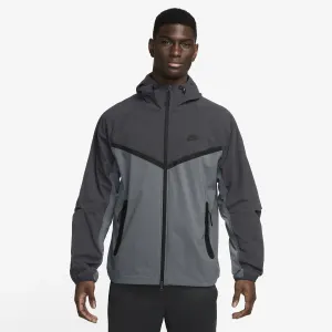 Nike Tech
